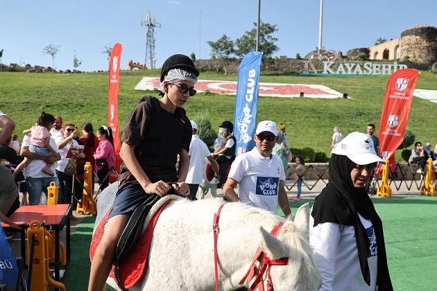 Nevşehirli çocukların 'Pony' mutluluğu